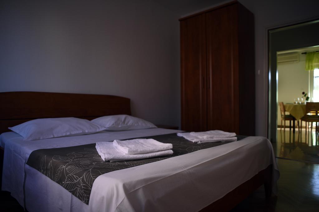Apartments Ida Cres Luaran gambar