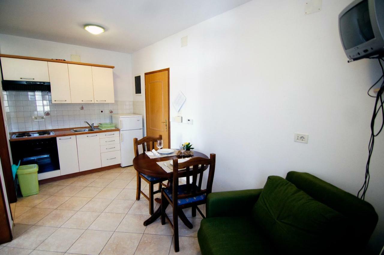 Apartments Ida Cres Luaran gambar