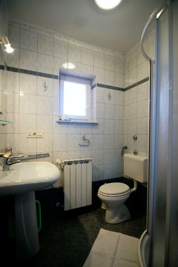Apartments Ida Cres Luaran gambar